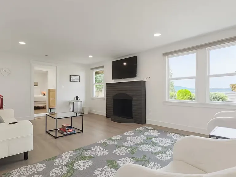 10917 Rainier Ave S #1 — Photo 3