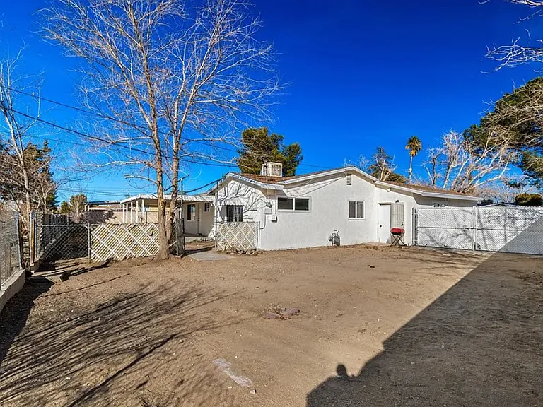 16243 Yucca Ave — Photo 13