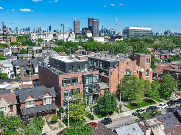 245 Perth Ave N #104, Toronto, ON M6P 3X9