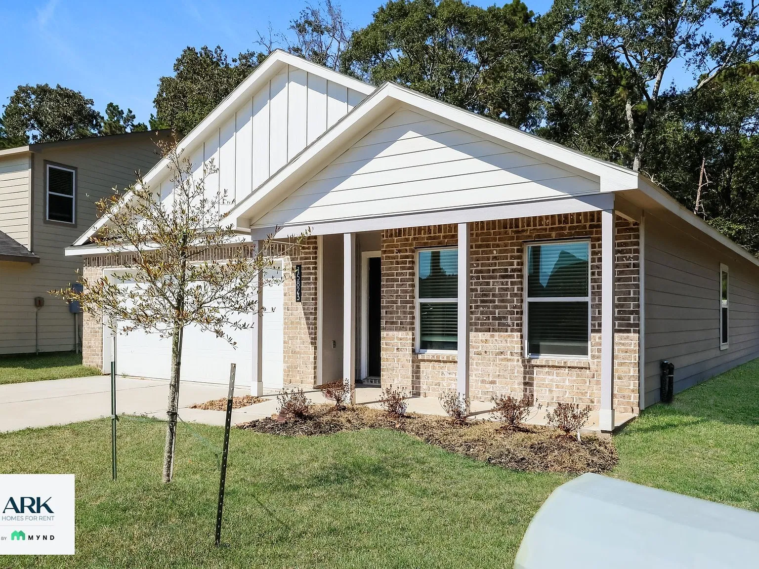 4 bed, 2.0 bath, 1400 sqft, $1,520 — Photo 2
