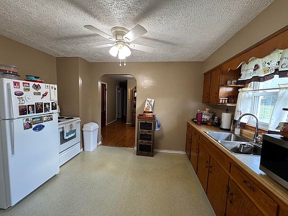 4th image of 103 Bradley Dr