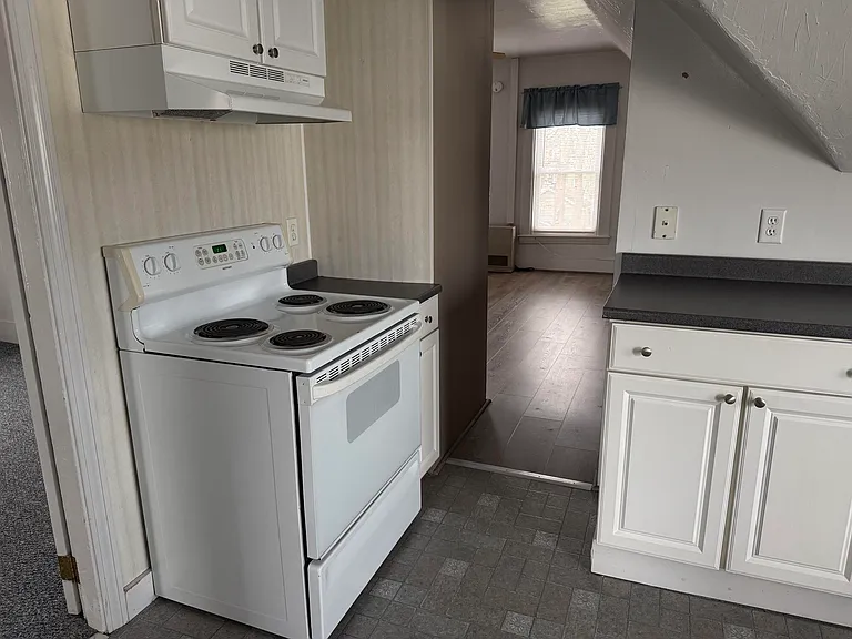 316 Douglas St #3 — Photo 8