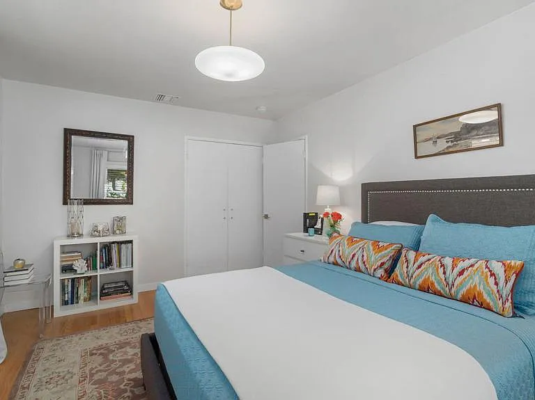2030 N Altadena Dr — Photo 26
