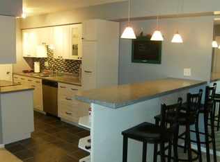 1050 Eve Dr APT D, Pittsburgh, PA 15216