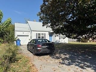 1st image of 3111 Riverside Dr