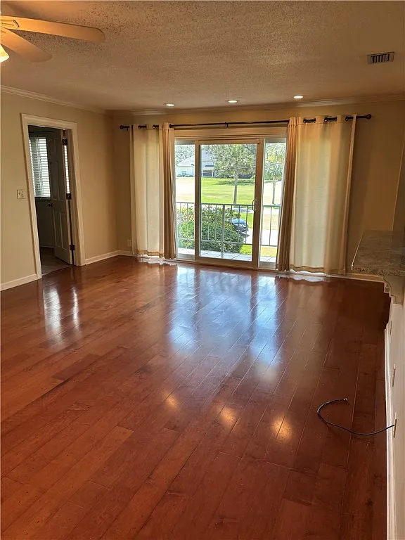 2 bed, 1416 sqft, $2,249 — Photo 4