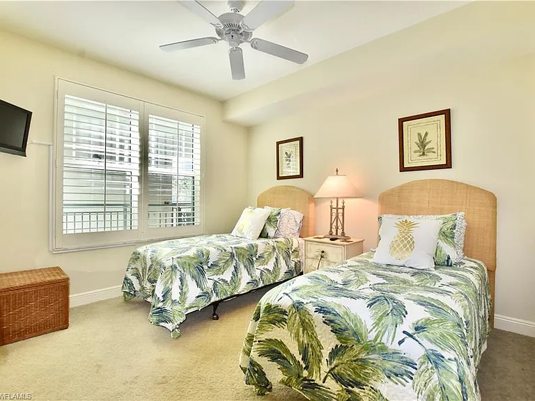430 Cove Tower Dr #302 — Photo 24