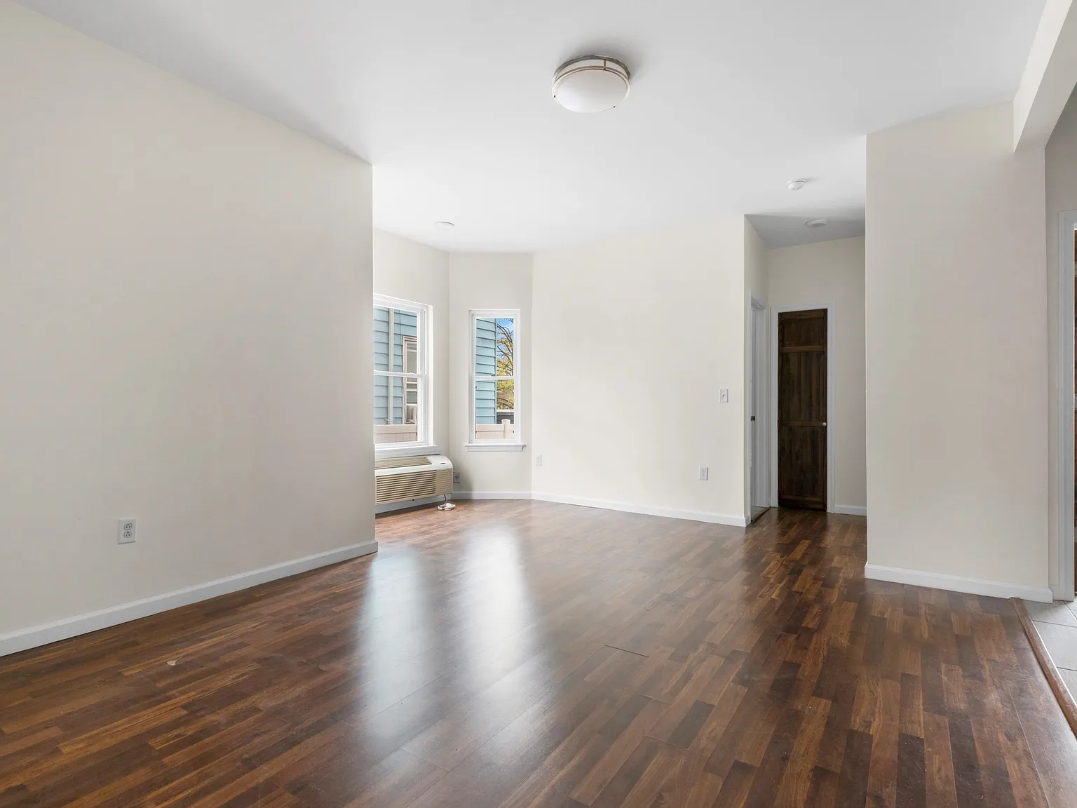 2 bed, 1.0 bath, $2,400 — Photo 2