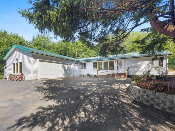 1180 Phelps Ave W, Tillamook, OR 97141