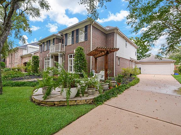 4th image of 1818 Chatham Trails Ct