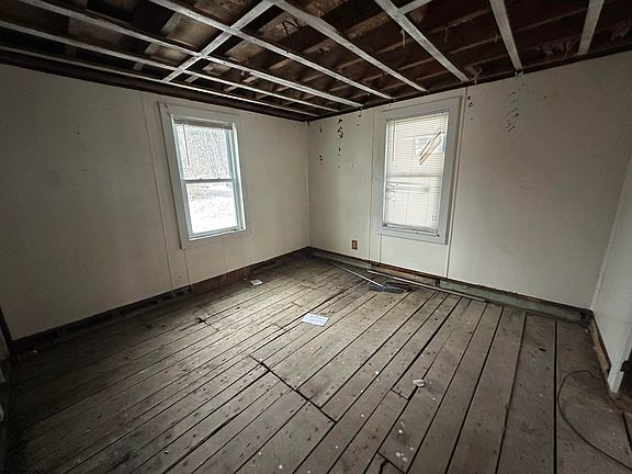 5th image of 14 White Lamb Ln
