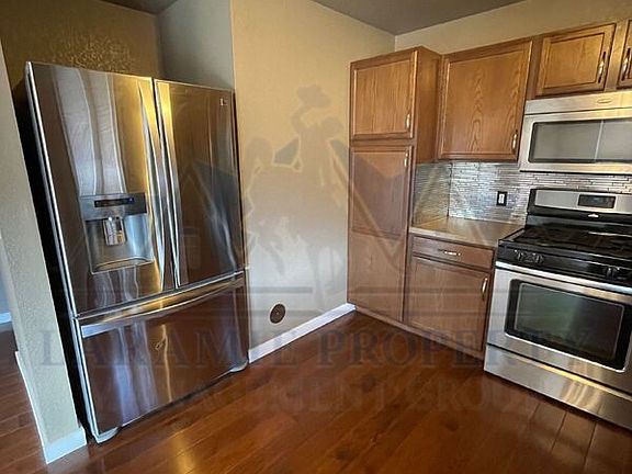 3rd image of 1202 Boswell Dr