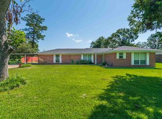 1505 Spring St, Nederland, TX 77627
