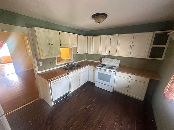 4th image of 2190 68th St
