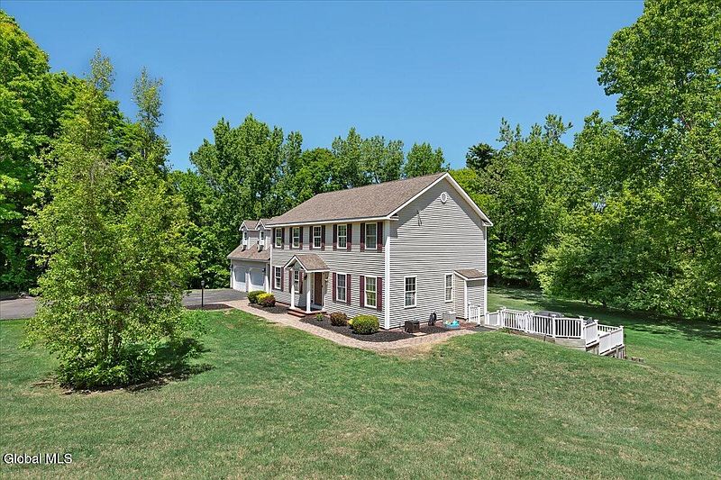 3rd image of 1033 Old Schaghticoke Road