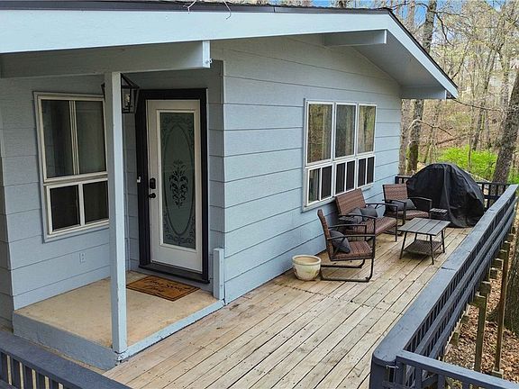 3rd image of 7 Kalynn Ln