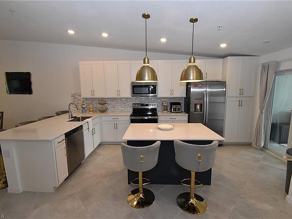 3rd image of 15155 Bluffton LN #522