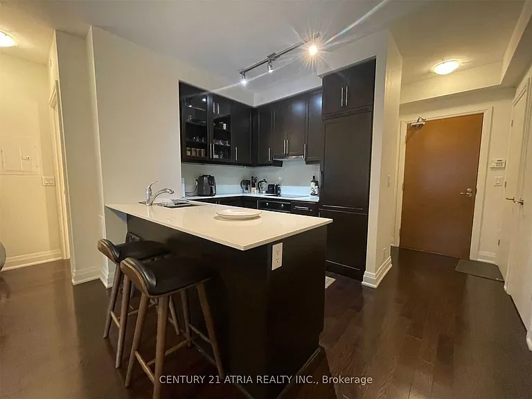 21 Clairtrell Rd #201 — Photo 7