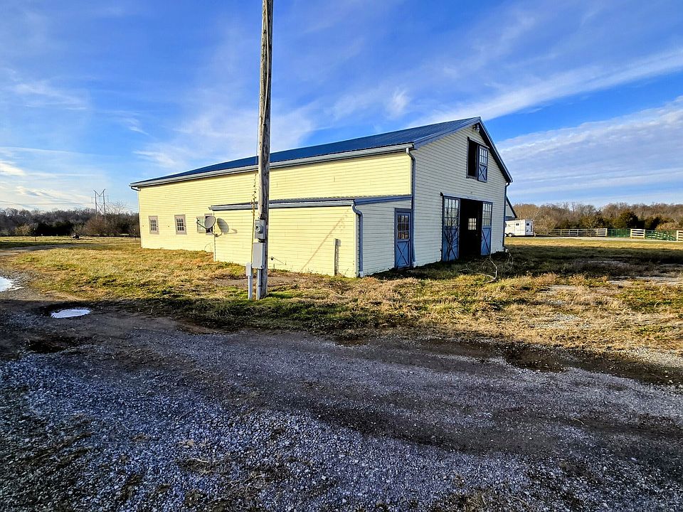 1st image of 10849 Fairview Rd