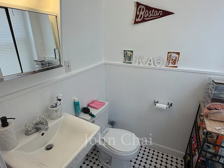 3 Sutherland Rd #4 — Photo 7
