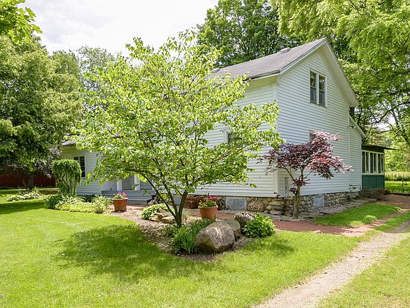 3rd image of 9266 Miller Dr
