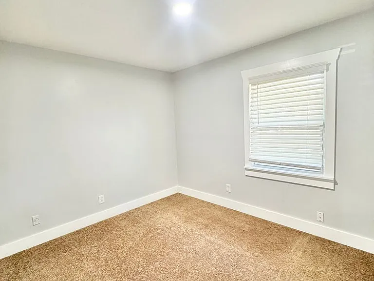 607 Dyches Dr — Photo 14