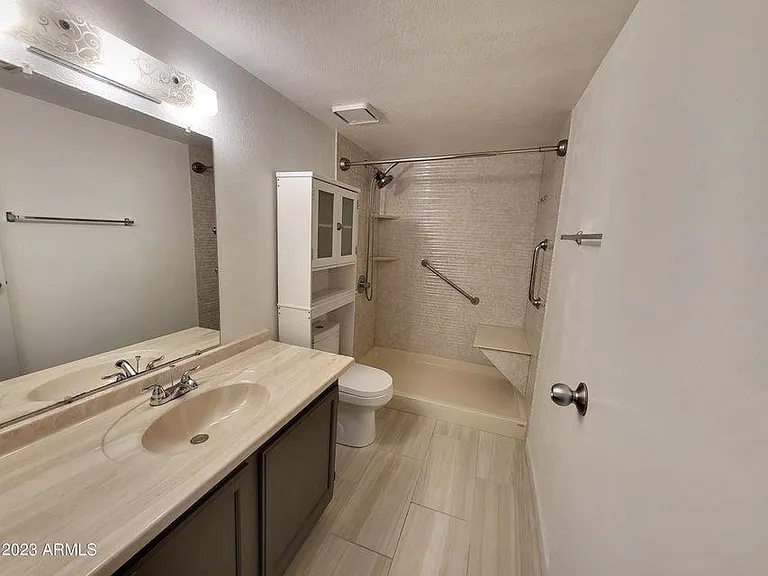 18811 N 19th Ave #2013 — Photo 8