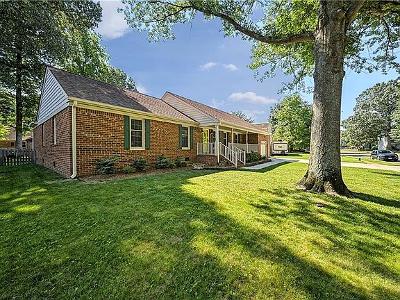 4th image of 1025 Ramsgate Ln