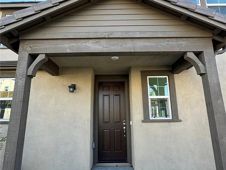 40442 Melrose Dr — Photo 2