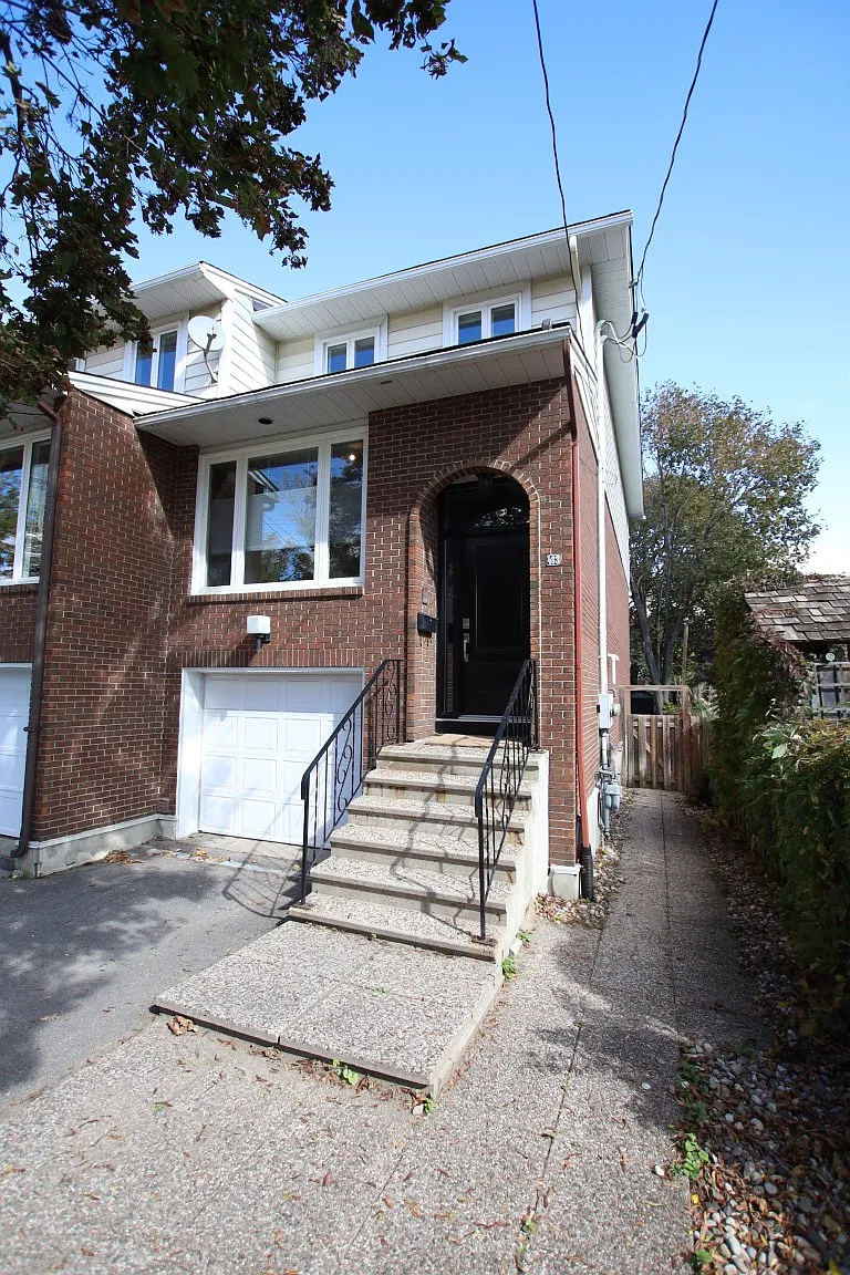 483 Churchill Ave North — Photo 2
