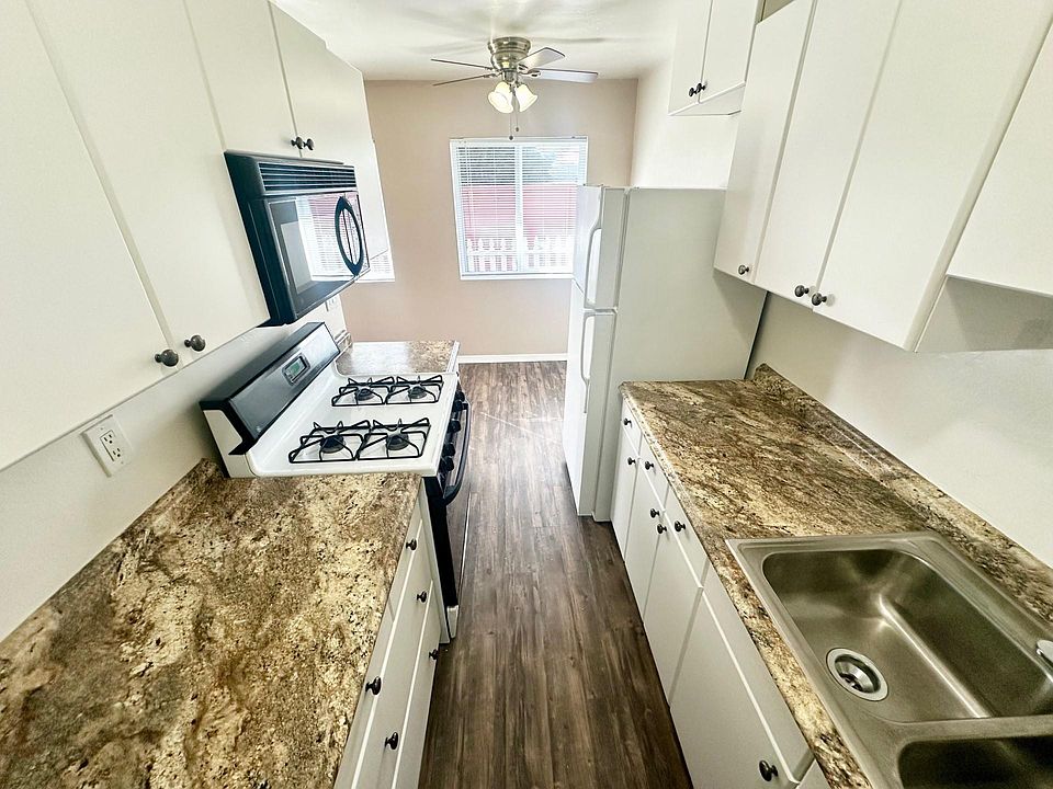 1st image of 3144 Grape St APT 3