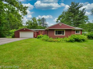 190 S Conklin Rd, Lake Orion, MI 48362