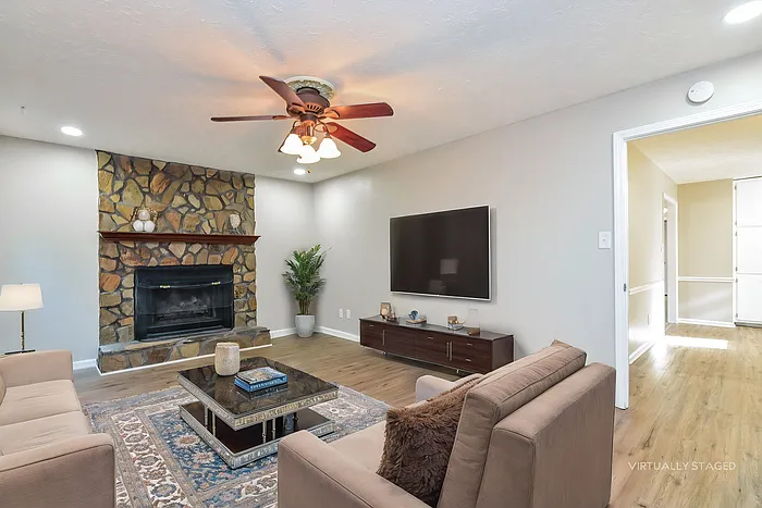 595 Lakeridge Cir SE — Photo 12