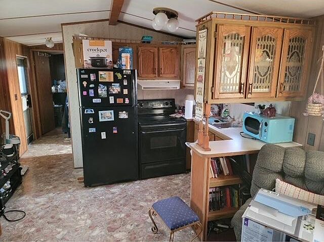 2nd image of 325 W Main St