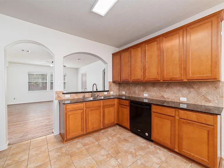 8914 Parlin Ridge Dr — Photo 10