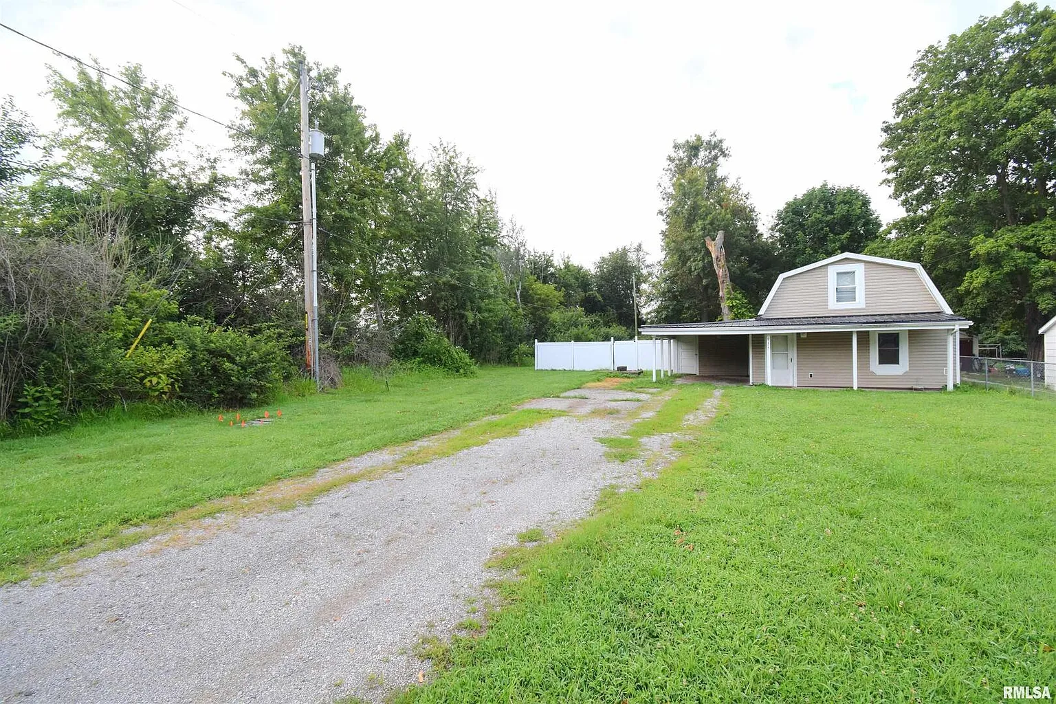 935 Airport Rd photo 1