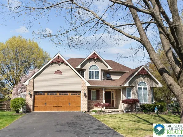 4602 Kathi Dr, Bethlehem, PA 18017