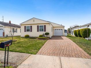17 Camrose St, Toms River, NJ 08757
