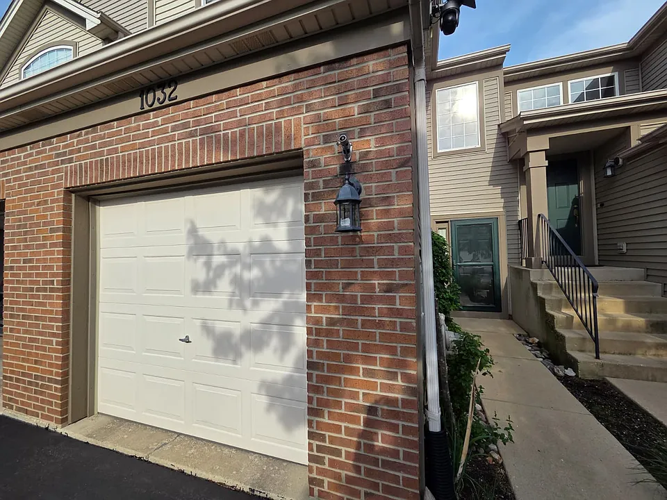 1032 Woodview Ct