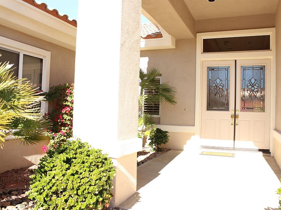 1st image of 78646 Waterfall Dr