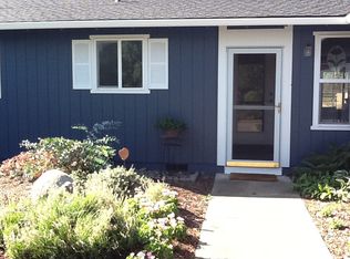 817 W 1st St, Phoenix, OR 97535