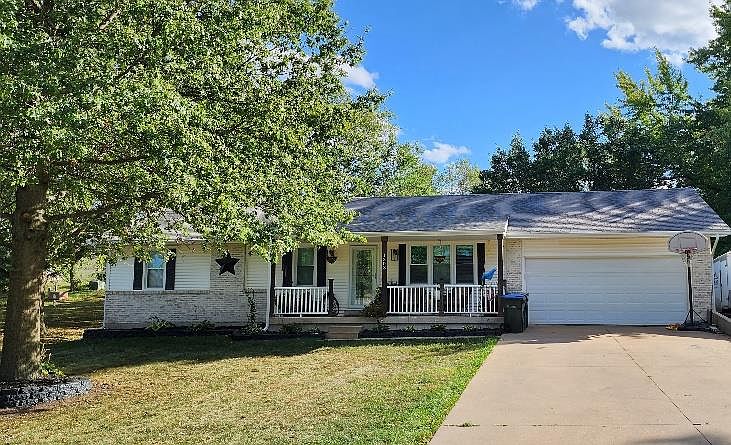 1st image of 1303 Meadow Ln