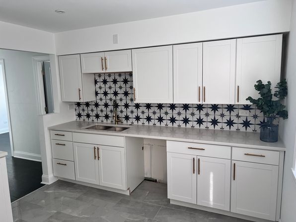 9231 S La Salle St, Chicago, IL 60620