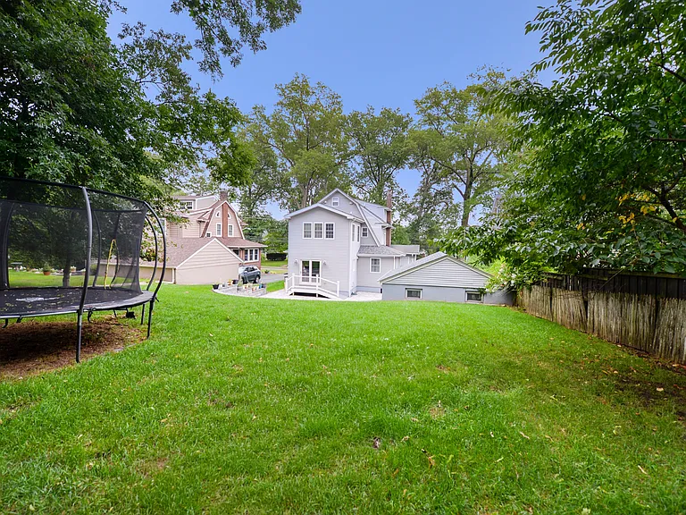 214 Oak St — Photo 25