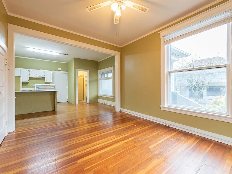 1404 SE Madison St — Photo 6