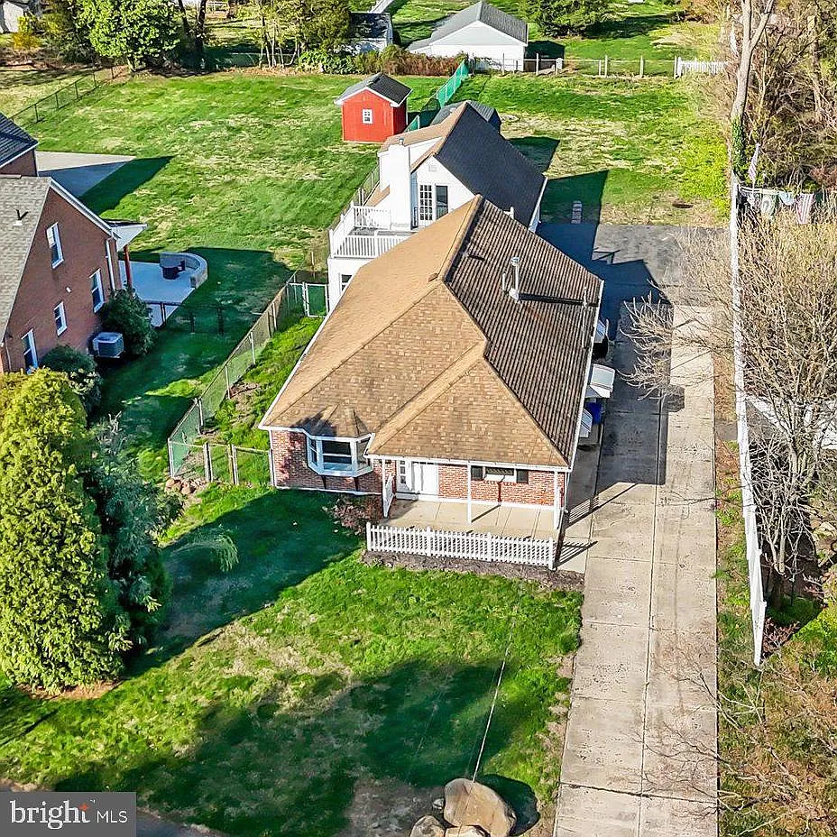 1090 Wildman Ave photo 1