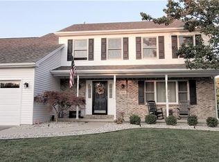5858 Apple Meadow Dr, Sylvania, OH 43560