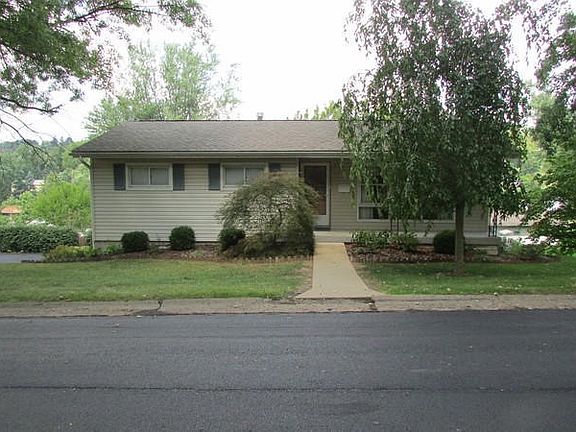 2nd image of 303 Taylor Ln