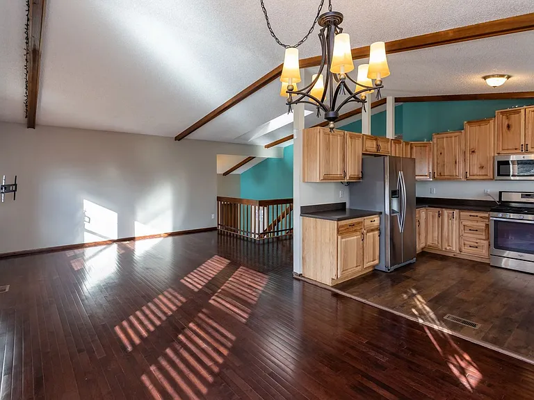 7673 Safari Cir — Photo 4