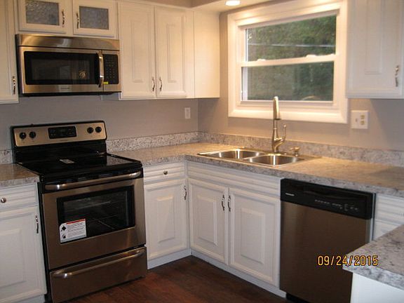 2nd image of 2049 S Jackson St